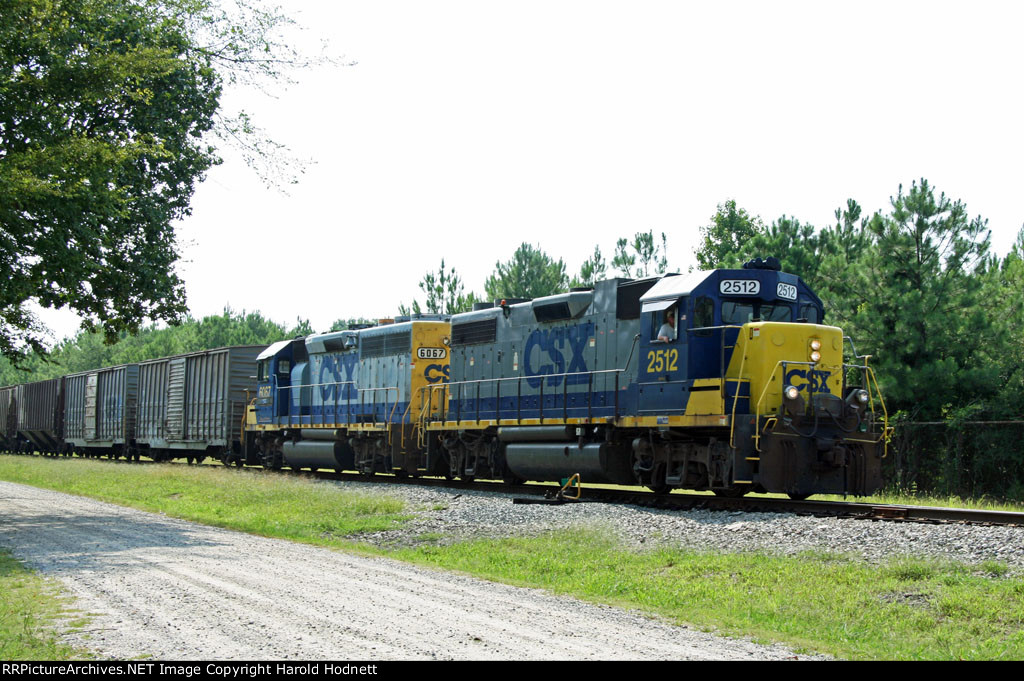 CSX 2512 & 6067 are power for train F738 headed for the yard